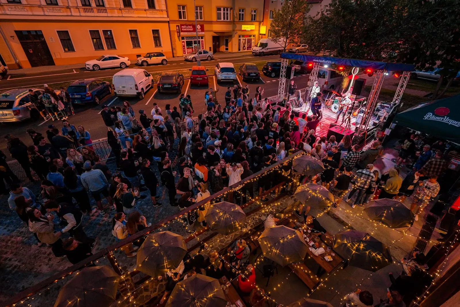 Koncert Silver Spoons na zahrádce CAFE44, 2022